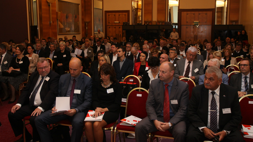 Transparetnošću i otvorenošću do uspješnog dijaloga županija i građana