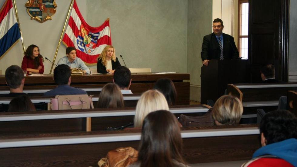 Srednjoškolci Varaždinske županije proveli jedan dan kao županijski vijećnici