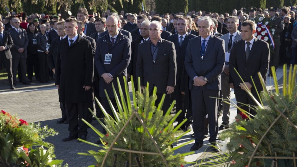 Izaslanstvo Hrvatske zajednice županija odalo počast vukovarskim žrtvama