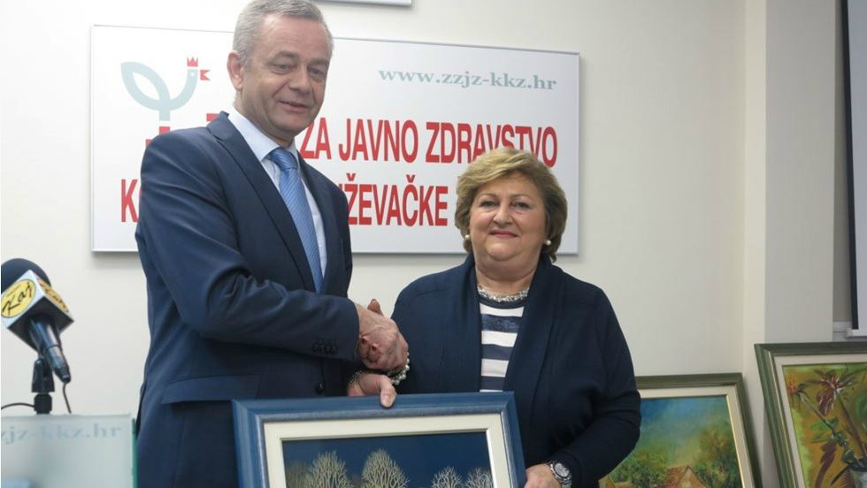 Župan Koren darovao umjetničke slike županijskim zdravstvenim ustanovama