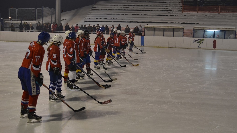 Župan Žinić posjetio hokejašice kluba Siscia