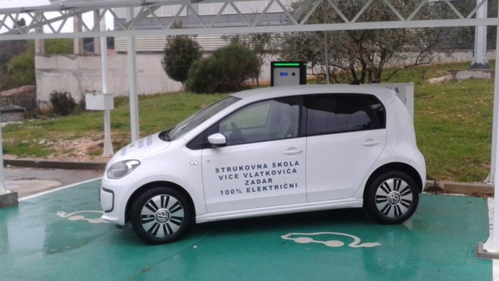 Zadarska škola Vice Vlatkovića dobila svoje električno vozilo