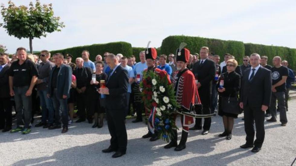 Otkriveno Spomen obilježje braniteljima Varaždinske županije