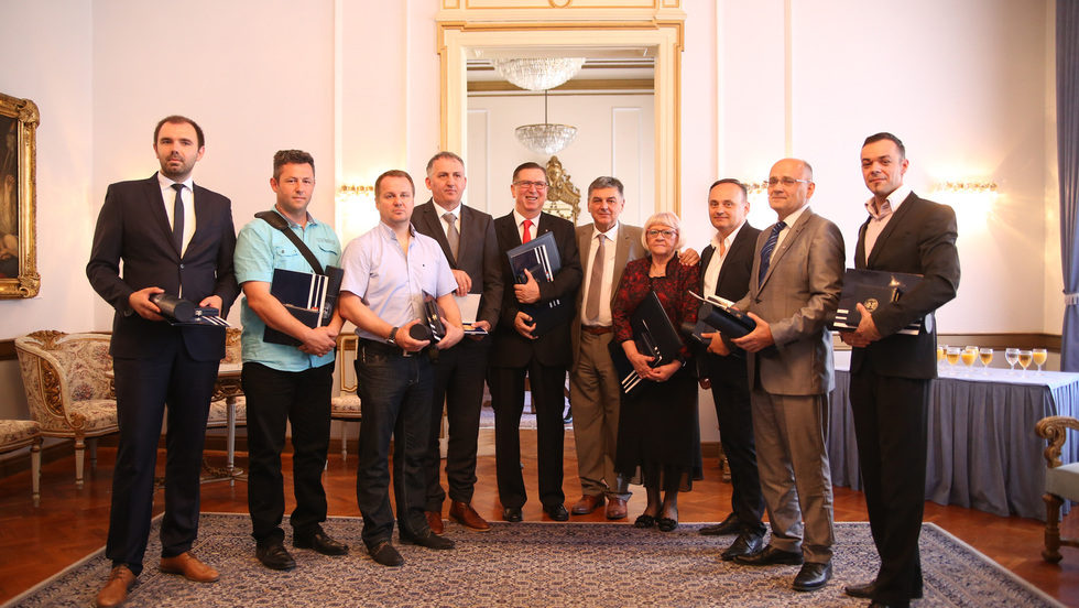 Župan Šišljagić uručio nagrade povodom Dana Osječko-baranjske županije