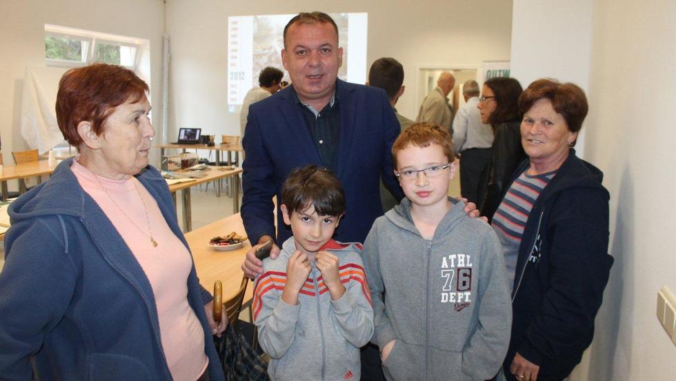 Ličko-senjska županija nastavno središte hrvatske škole "Outward Bound"