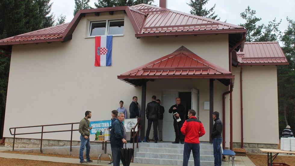 Ličko-senjska županija nastavno središte hrvatske škole "Outward Bound"