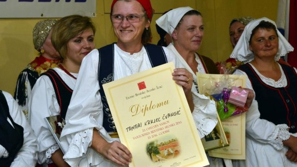 Tamara Čvangić iz Karlovačke županije najuzornija hrvatska seoska žena