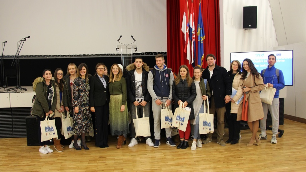 Otvoren Centar za selektivne oblike turizma u Pločama