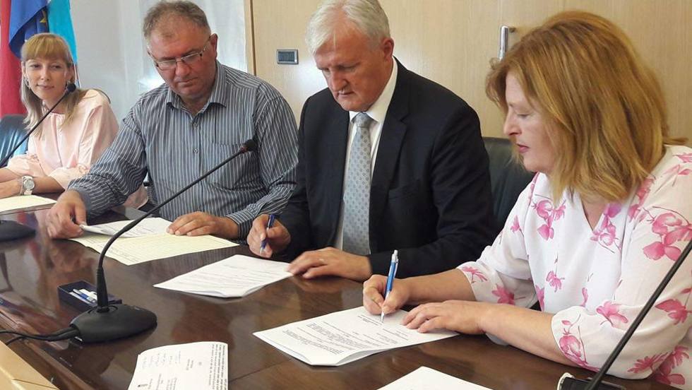 U Vukovaru potpisani ugovori o potporama poljoprivrednim udruženjima