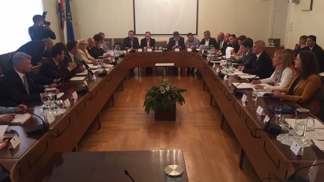 Održan sastanak o raspolaganju poljoprivrednim