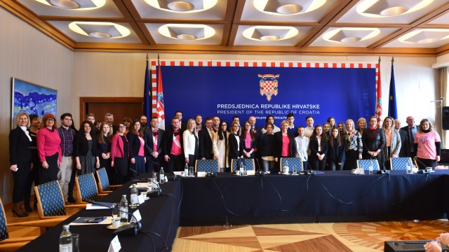 Održan okrugli stol u povodu Dana ružičastih majica: "Nasilje je svuda oko nas i to nije problem nekoga drugoga, to je problem svih nas"