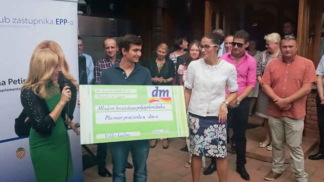 Titulu najboljeg hrvatskog mladog poljoprivrednika zaslužio Ivan Veselić