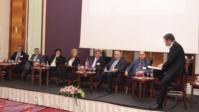 Tek malo političke volje i hrabrosti potrebno je da se decentralizacija provede