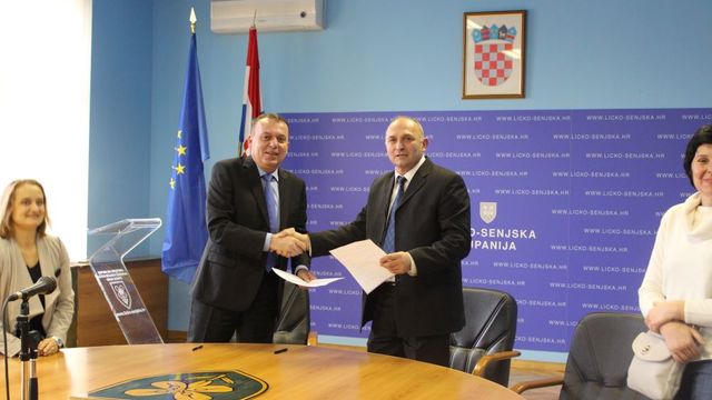 Ličko-senjska županija potpisala sporazum s Obrtničkom komorom o stipendiranju učenika deficitarnih zanimanja