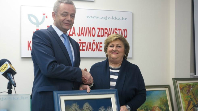 Župan Koren darovao umjetničke slike županijskim zdravstvenim ustanovama