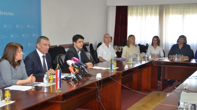 U Splitsko-dalmatinskoj županiji predstavljen projekt za pomoćnike u nastavi „Učimo zajedno“