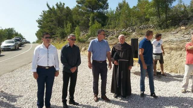 Otkrivanje i blagoslov spomen obilježja Domovinskom ratu u Šibensko-kninskoj županiji