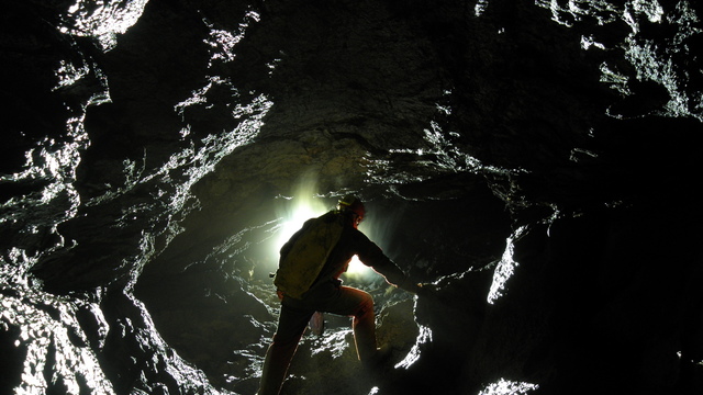 Izložba nagrađenih fotografija fotonatječaja „Volim svoju županiju“ na Foto danima mladih u Karlovcu