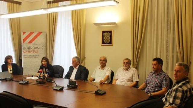 Župan Dobroslavić potpisao Ugovor za dodjelu oznake kvalitete Rural Dubrovnik Neretva Quality za vino Dubrovnik Cuvee