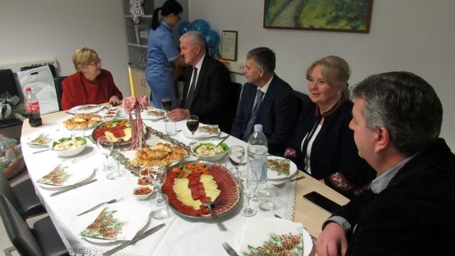 Vukovarsko-srijemski župan  Božo Galić već tradicionalno posjetio javne službe koje rade u novogodišnjoj noći