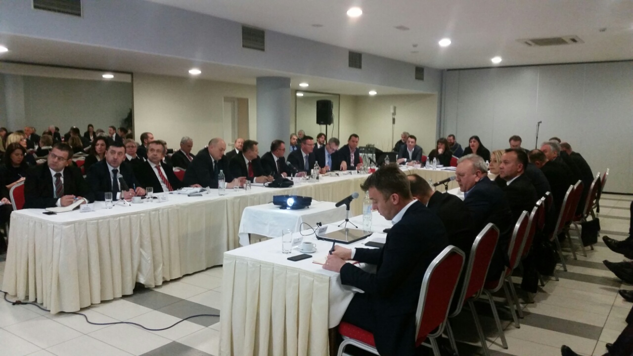 Ministrica Žalac okupila župane i regionalne koordinatore u Sisku: „Plan nam je u 2017. ugovoriti projekte u vrijednosti 13 milijardi kuna!“