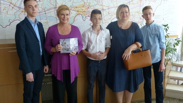 Brodsko-posavska županija: Film "Brod zove u pomoć" stigao i do predsjednice RH