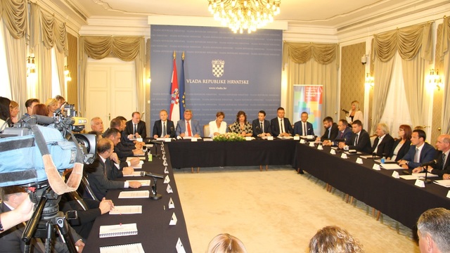 Potpisano 28 ugovora o dodjeli bespovratnih sredstava za projekte vrijedne 670 milijuna kuna